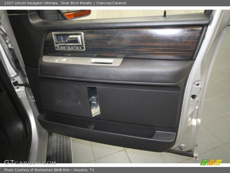 Door Panel of 2007 Navigator Ultimate