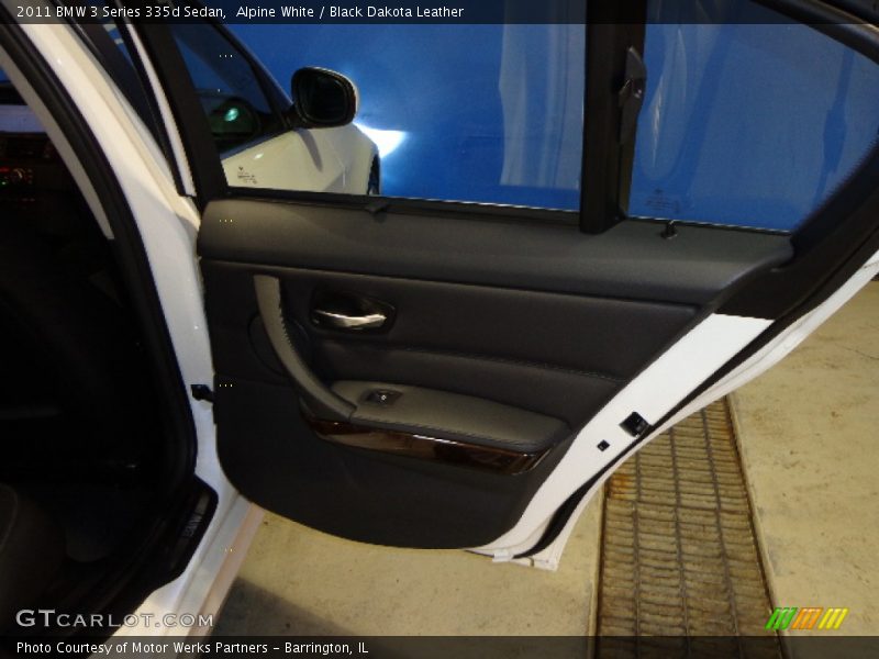 Alpine White / Black Dakota Leather 2011 BMW 3 Series 335d Sedan