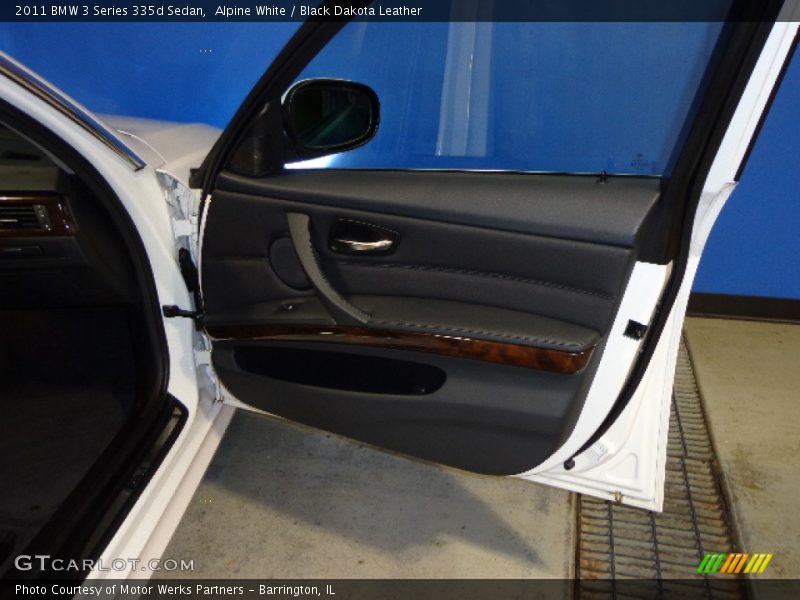 Alpine White / Black Dakota Leather 2011 BMW 3 Series 335d Sedan