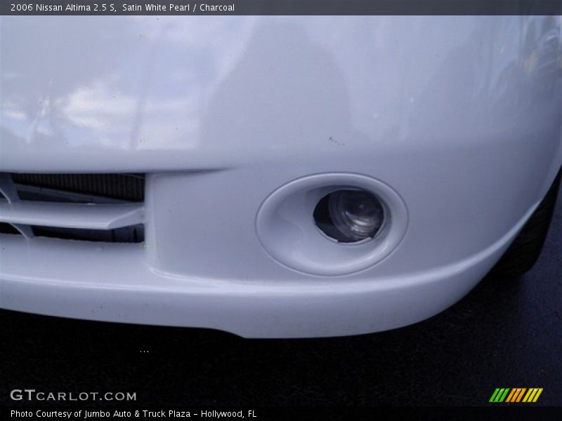 Satin White Pearl / Charcoal 2006 Nissan Altima 2.5 S