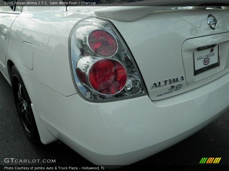 Satin White Pearl / Charcoal 2006 Nissan Altima 2.5 S