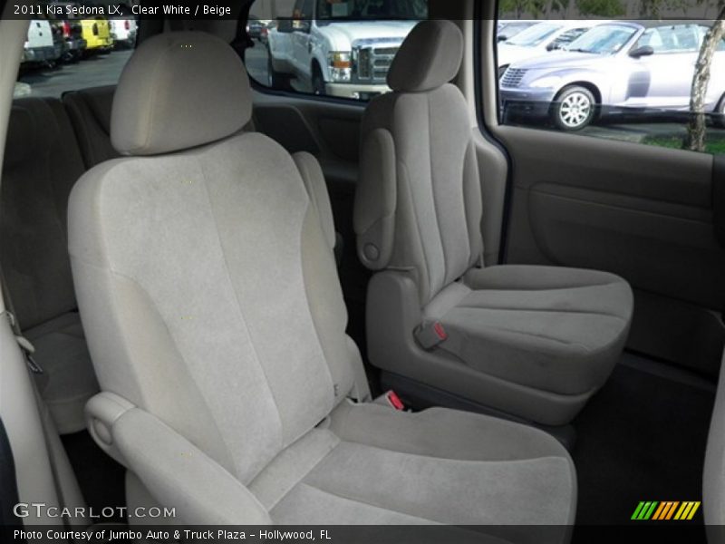 Clear White / Beige 2011 Kia Sedona LX