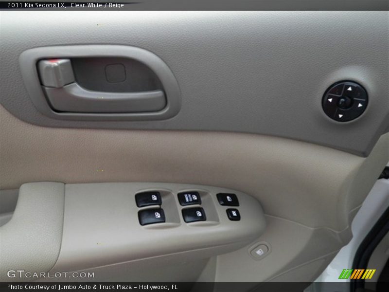Clear White / Beige 2011 Kia Sedona LX