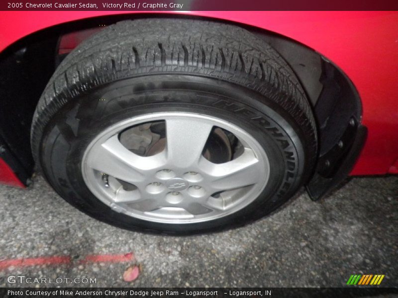 Victory Red / Graphite Gray 2005 Chevrolet Cavalier Sedan