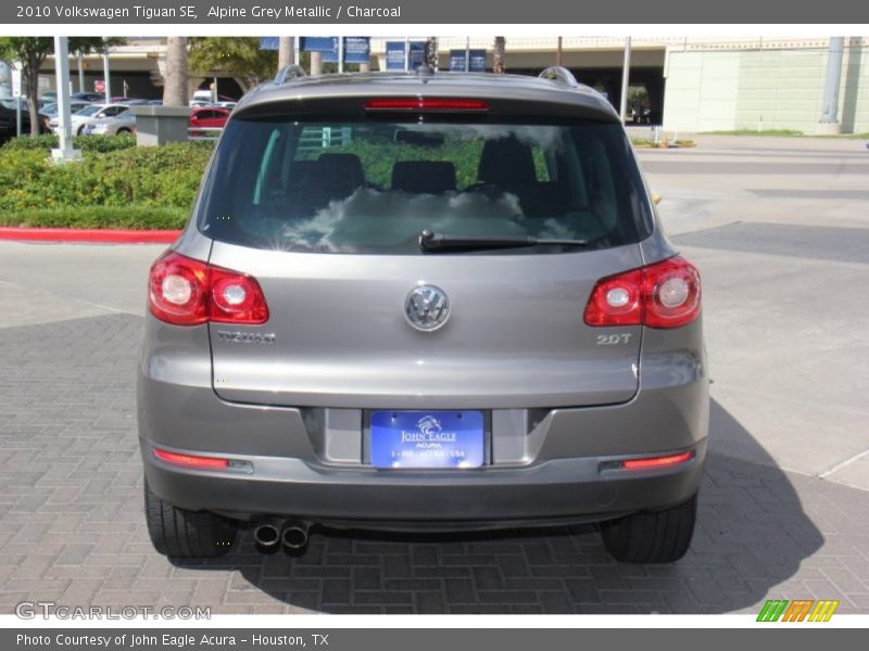 Alpine Grey Metallic / Charcoal 2010 Volkswagen Tiguan SE