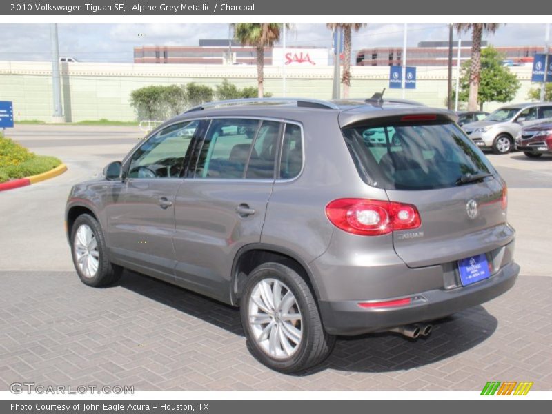 Alpine Grey Metallic / Charcoal 2010 Volkswagen Tiguan SE