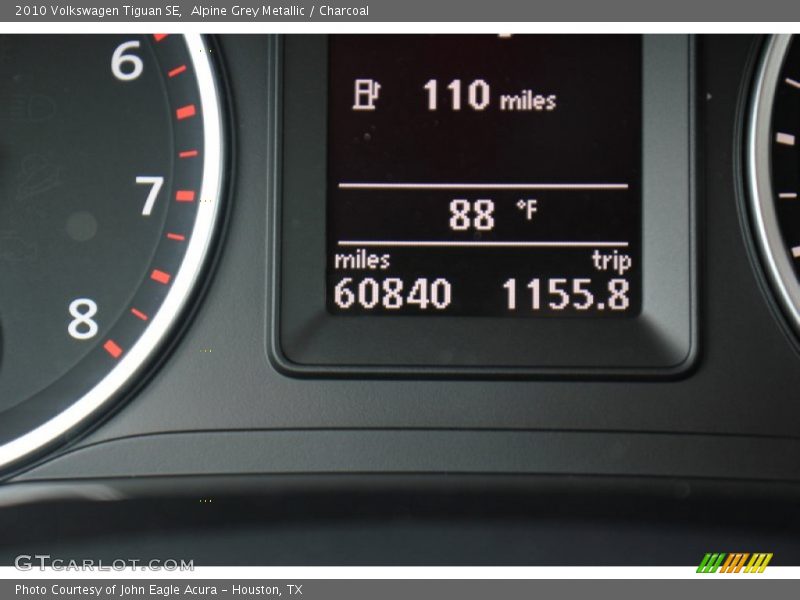 Alpine Grey Metallic / Charcoal 2010 Volkswagen Tiguan SE
