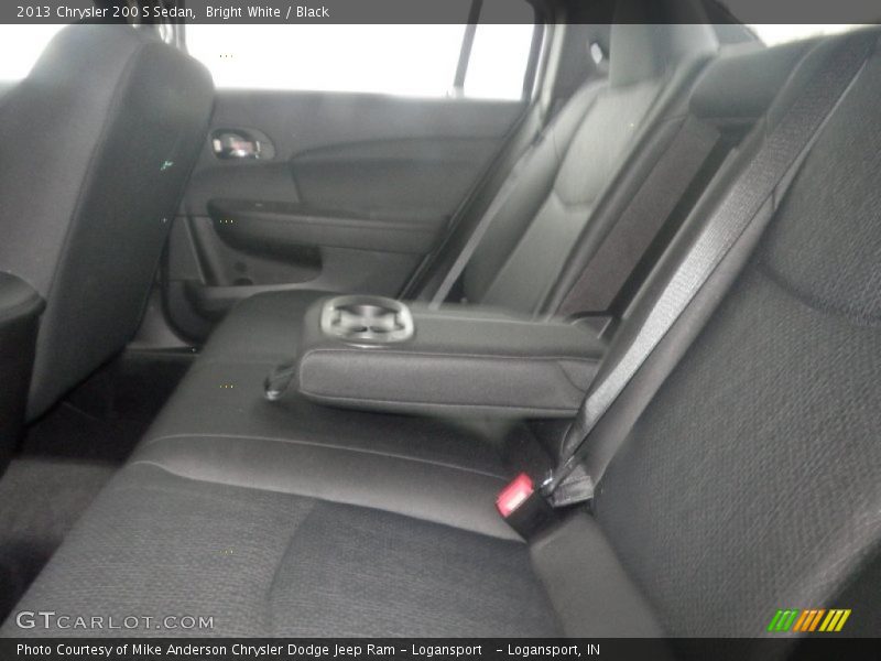 Bright White / Black 2013 Chrysler 200 S Sedan