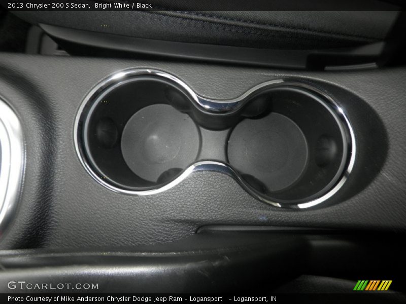 Bright White / Black 2013 Chrysler 200 S Sedan