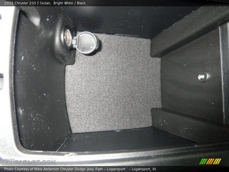 Bright White / Black 2013 Chrysler 200 S Sedan