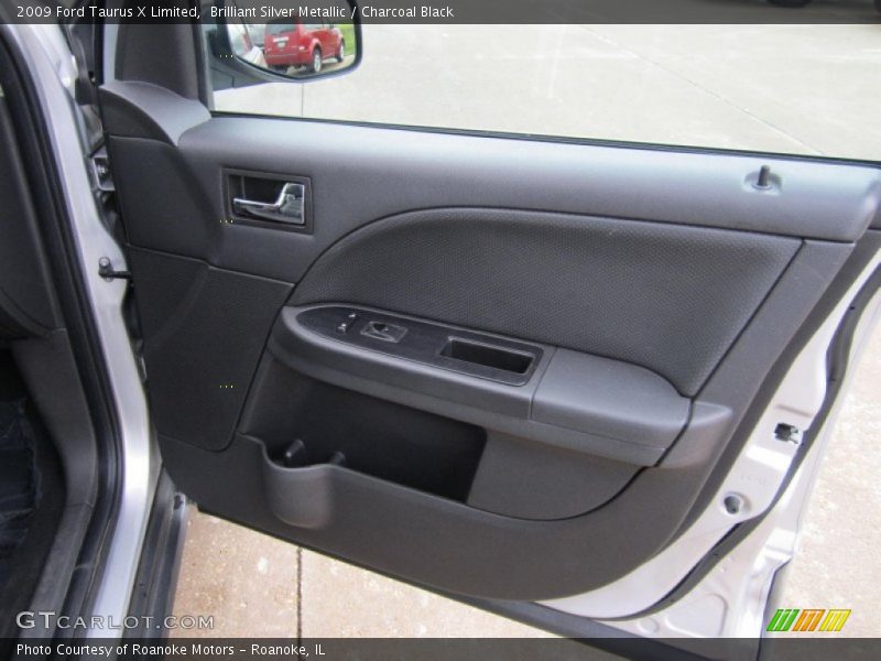 Door Panel of 2009 Taurus X Limited