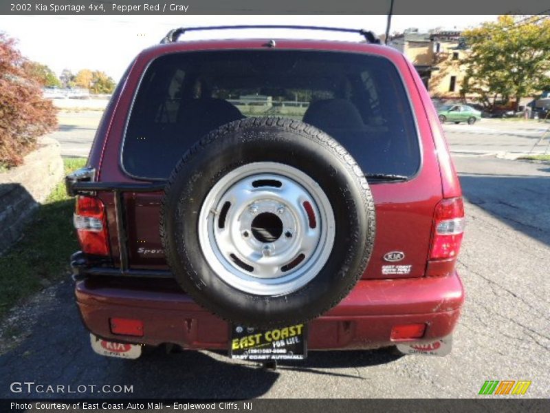 Pepper Red / Gray 2002 Kia Sportage 4x4