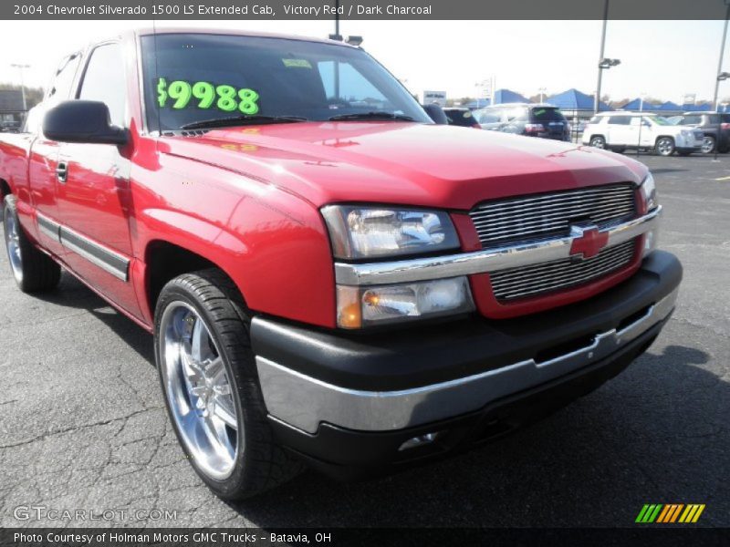 Victory Red / Dark Charcoal 2004 Chevrolet Silverado 1500 LS Extended Cab