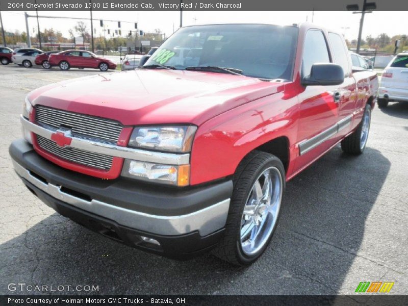 Victory Red / Dark Charcoal 2004 Chevrolet Silverado 1500 LS Extended Cab