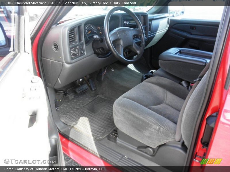Victory Red / Dark Charcoal 2004 Chevrolet Silverado 1500 LS Extended Cab