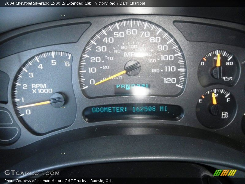 Victory Red / Dark Charcoal 2004 Chevrolet Silverado 1500 LS Extended Cab