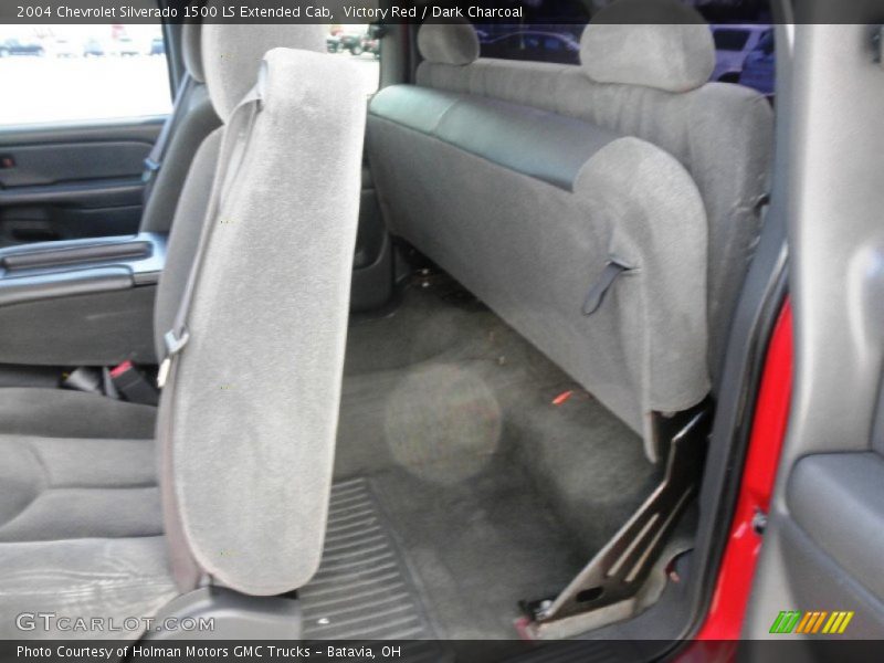 Victory Red / Dark Charcoal 2004 Chevrolet Silverado 1500 LS Extended Cab