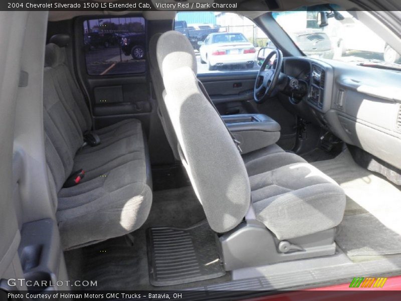 Victory Red / Dark Charcoal 2004 Chevrolet Silverado 1500 LS Extended Cab