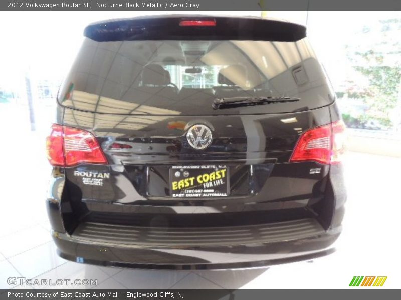 Nocturne Black Metallic / Aero Gray 2012 Volkswagen Routan SE