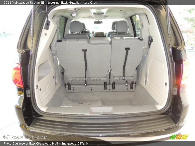 Nocturne Black Metallic / Aero Gray 2012 Volkswagen Routan SE