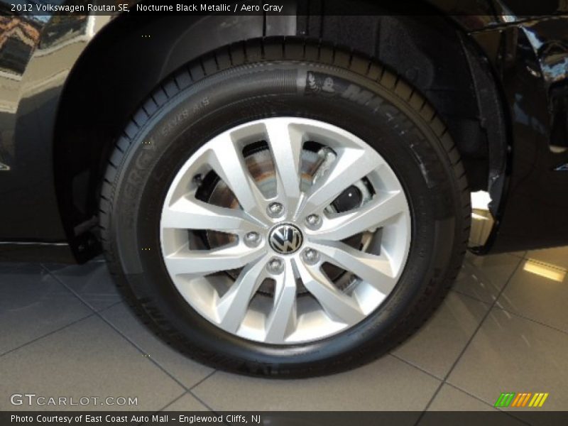 Nocturne Black Metallic / Aero Gray 2012 Volkswagen Routan SE