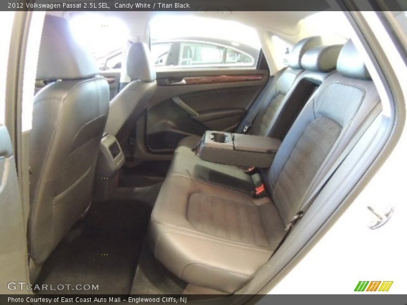 Candy White / Titan Black 2012 Volkswagen Passat 2.5L SEL