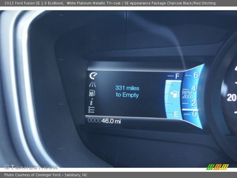 White Platinum Metallic Tri-coat / SE Appearance Package Charcoal Black/Red Stitching 2013 Ford Fusion SE 1.6 EcoBoost