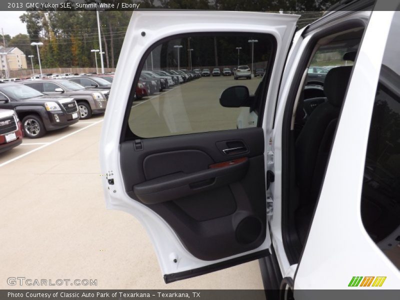 Summit White / Ebony 2013 GMC Yukon SLE