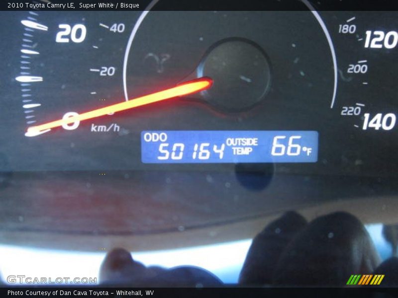 Super White / Bisque 2010 Toyota Camry LE