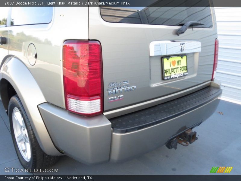 Light Khaki Metallic / Dark Khaki/Medium Khaki 2007 Dodge Nitro SLT