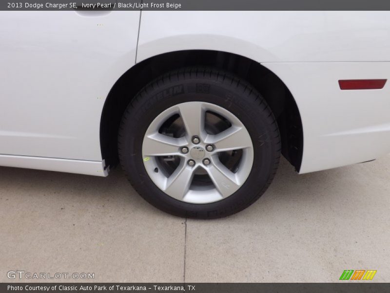 Ivory Pearl / Black/Light Frost Beige 2013 Dodge Charger SE