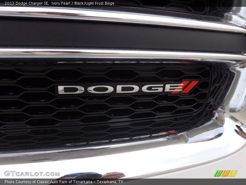 Ivory Pearl / Black/Light Frost Beige 2013 Dodge Charger SE