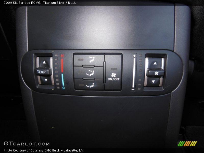 Titanium Silver / Black 2009 Kia Borrego EX V6