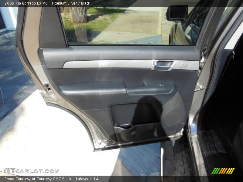 Titanium Silver / Black 2009 Kia Borrego EX V6