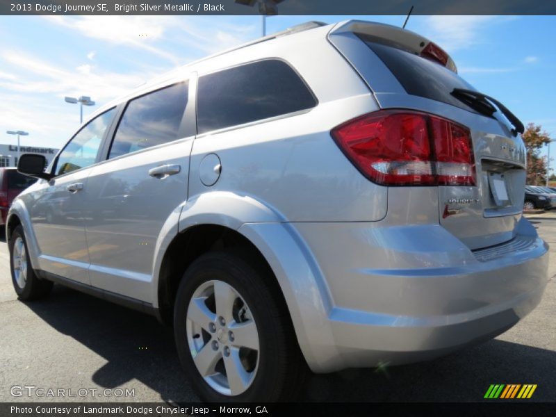 Bright Silver Metallic / Black 2013 Dodge Journey SE