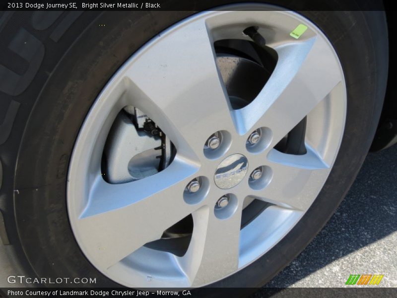 Bright Silver Metallic / Black 2013 Dodge Journey SE