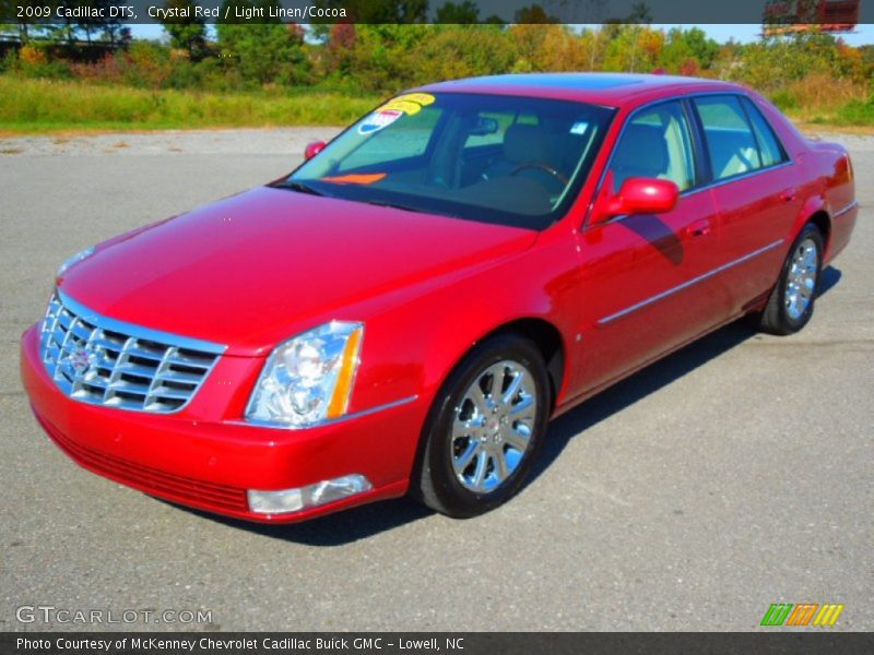 Front 3/4 View of 2009 DTS 