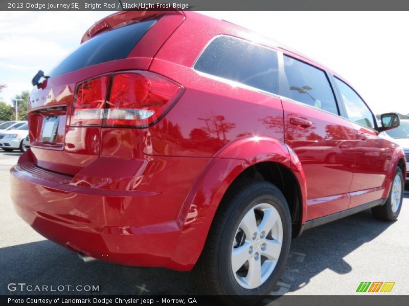 Bright Red / Black/Light Frost Beige 2013 Dodge Journey SE