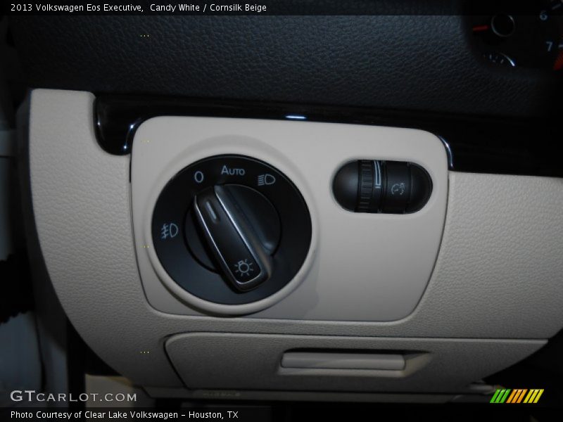 Candy White / Cornsilk Beige 2013 Volkswagen Eos Executive