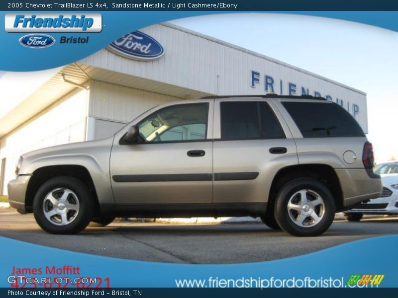 Sandstone Metallic / Light Cashmere/Ebony 2005 Chevrolet TrailBlazer LS 4x4