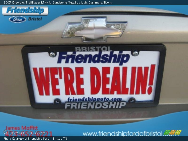 Sandstone Metallic / Light Cashmere/Ebony 2005 Chevrolet TrailBlazer LS 4x4