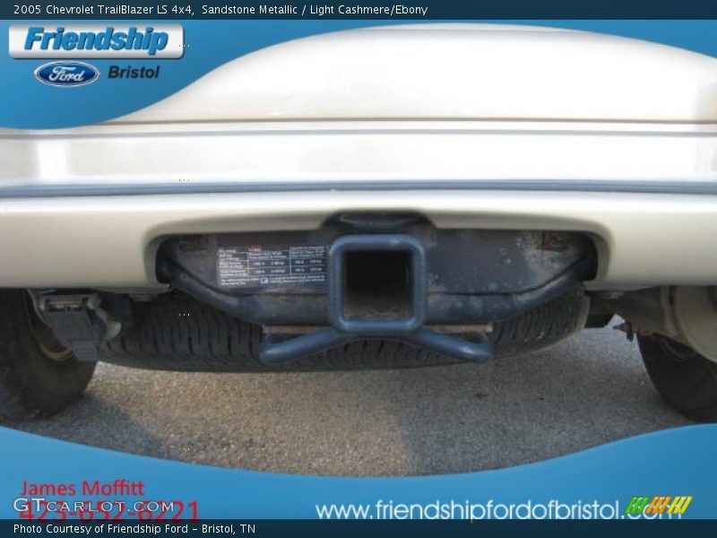 Sandstone Metallic / Light Cashmere/Ebony 2005 Chevrolet TrailBlazer LS 4x4