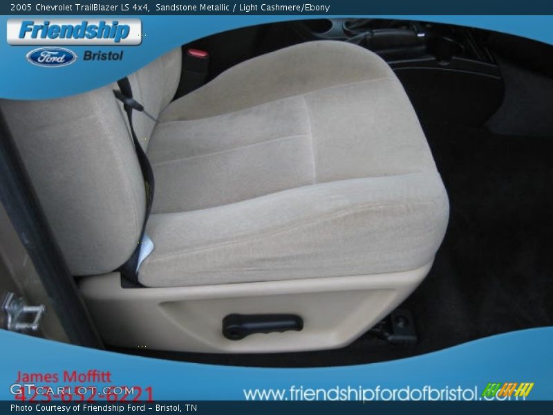 Sandstone Metallic / Light Cashmere/Ebony 2005 Chevrolet TrailBlazer LS 4x4