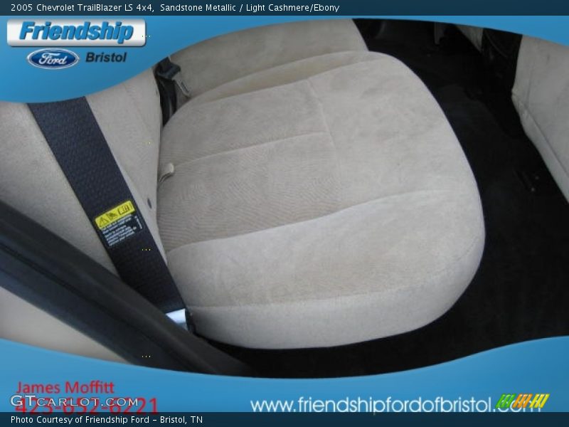 Sandstone Metallic / Light Cashmere/Ebony 2005 Chevrolet TrailBlazer LS 4x4