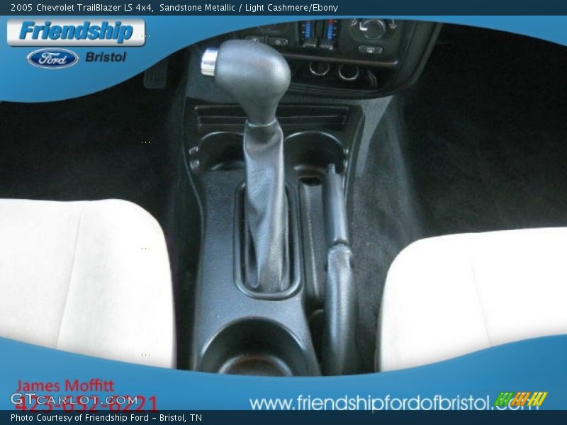Sandstone Metallic / Light Cashmere/Ebony 2005 Chevrolet TrailBlazer LS 4x4