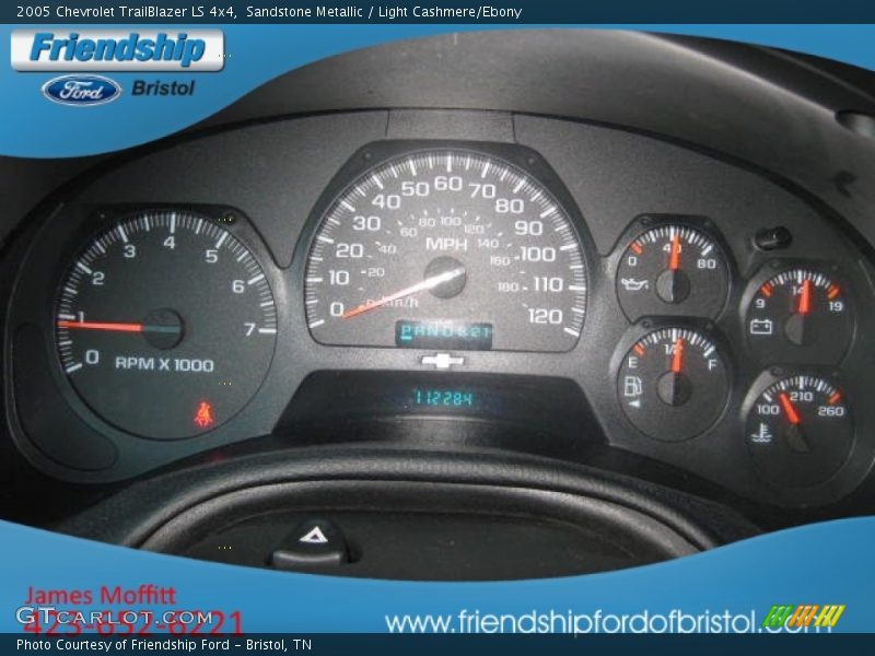 Sandstone Metallic / Light Cashmere/Ebony 2005 Chevrolet TrailBlazer LS 4x4