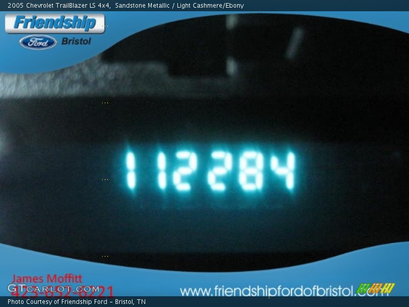 Sandstone Metallic / Light Cashmere/Ebony 2005 Chevrolet TrailBlazer LS 4x4