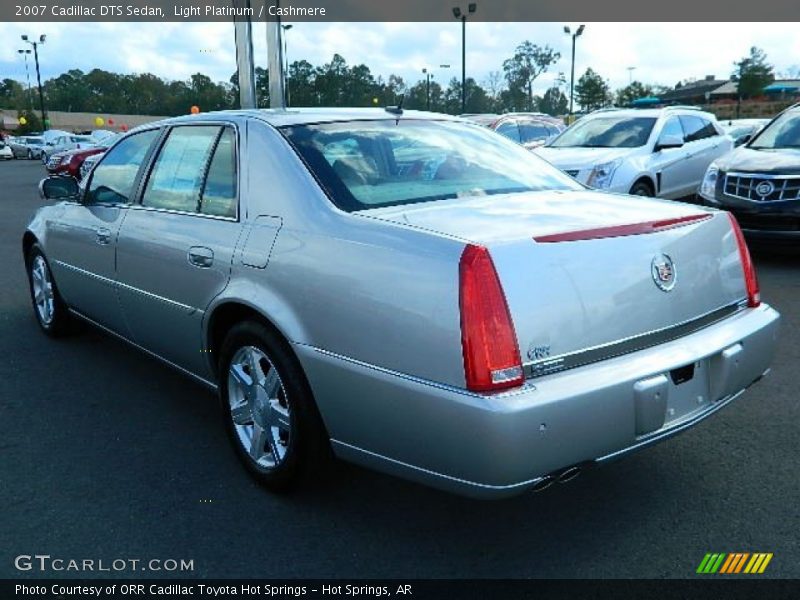 Light Platinum / Cashmere 2007 Cadillac DTS Sedan