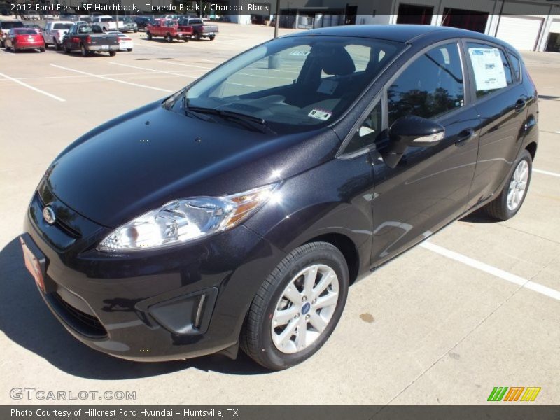 Tuxedo Black / Charcoal Black 2013 Ford Fiesta SE Hatchback