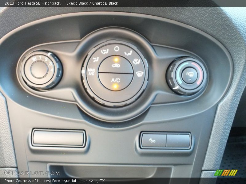 Tuxedo Black / Charcoal Black 2013 Ford Fiesta SE Hatchback